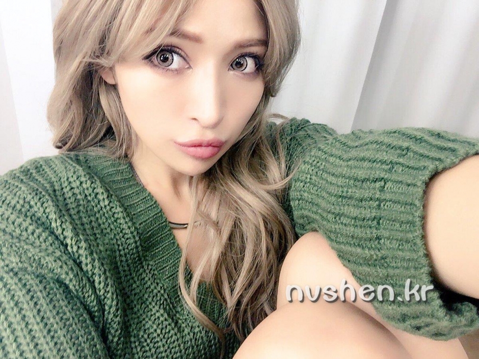 日本美女小原优花健身私房照性感迷人