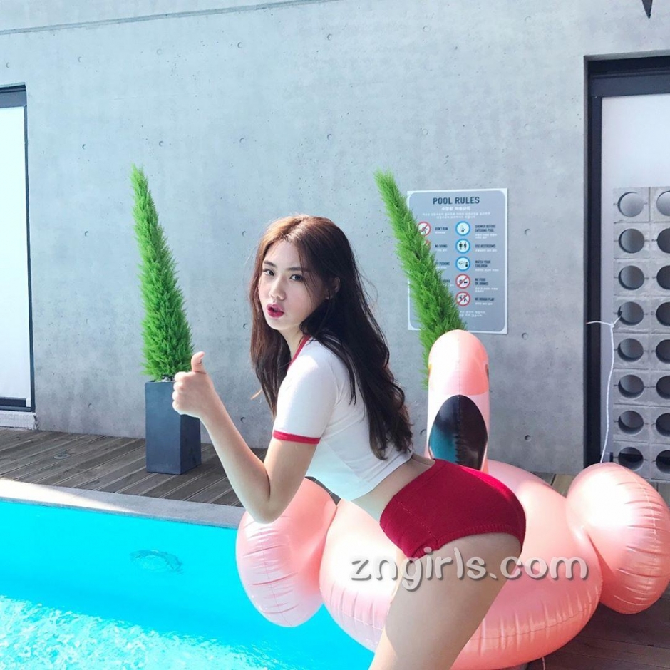 韩国美女cr5p-br比基尼私房照性感迷人