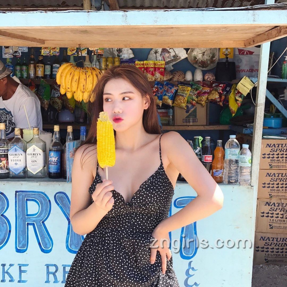 韩国美女cr5p-br比基尼私房照性感迷人