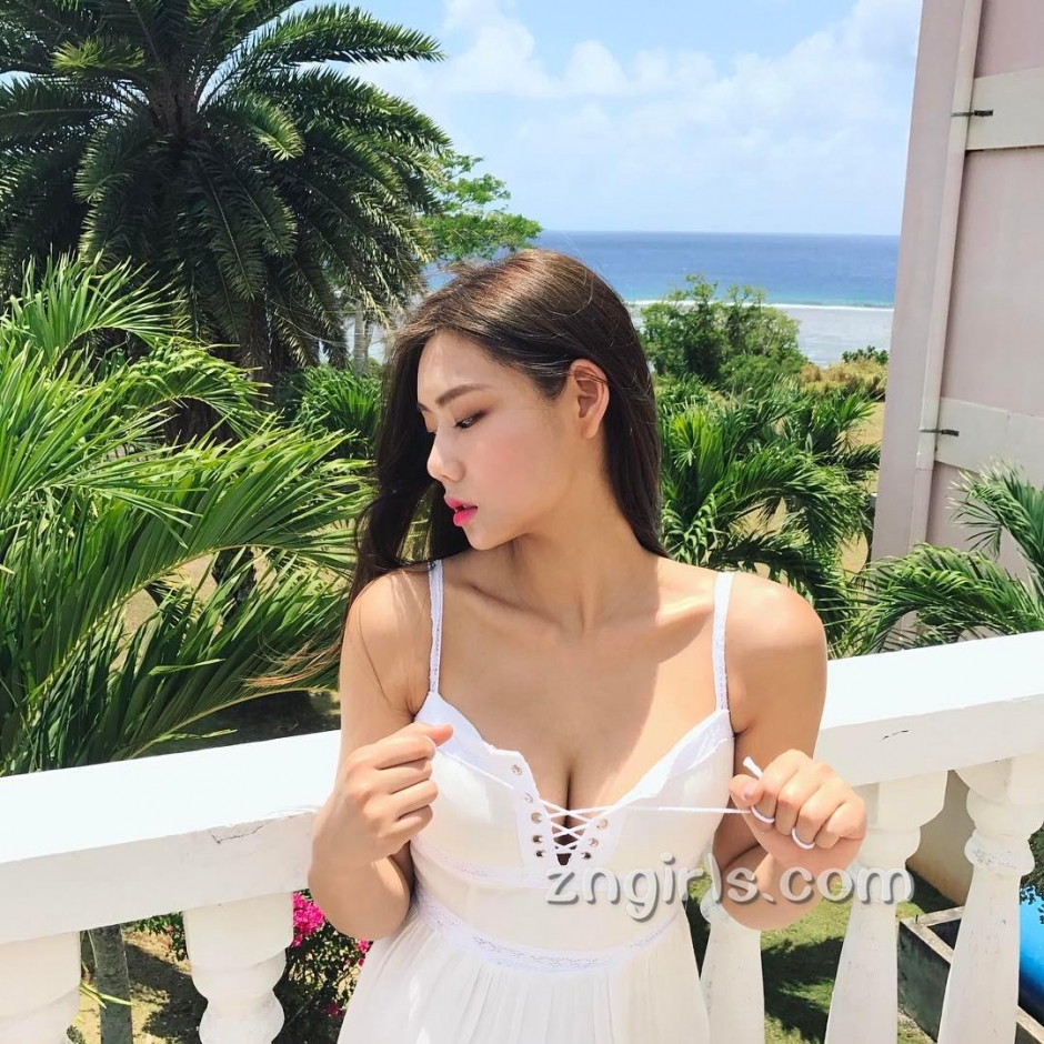 韩国美女cr5p-br比基尼私房照性感迷人