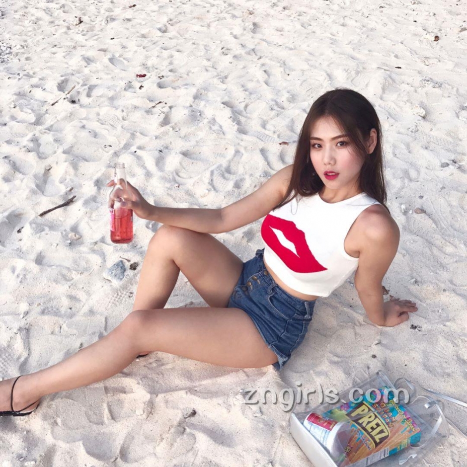 韩国美女cr5p-br比基尼私房照性感迷人