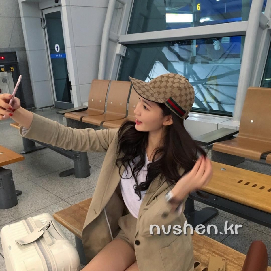 韩国美女Ahrimei比基尼自拍照美胸迷人