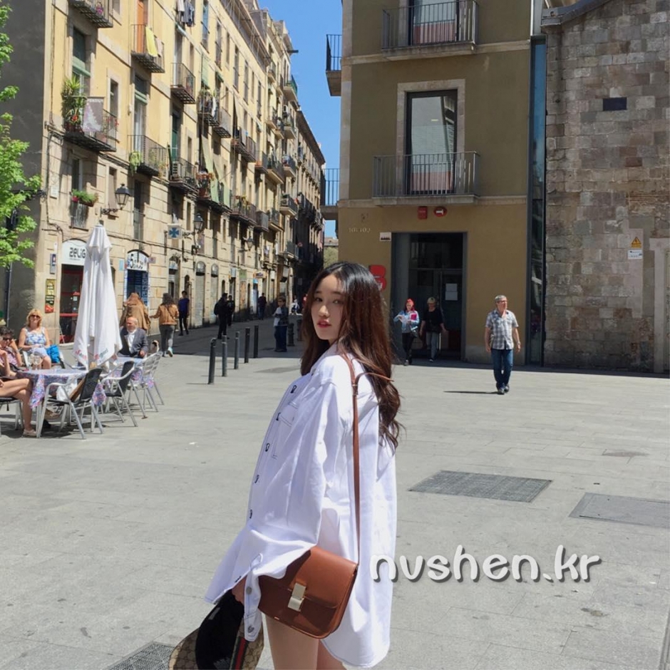 韩国美女Ahrimei比基尼自拍照美胸迷人