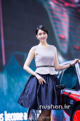 韩国美女车模康宥利私房写真图片