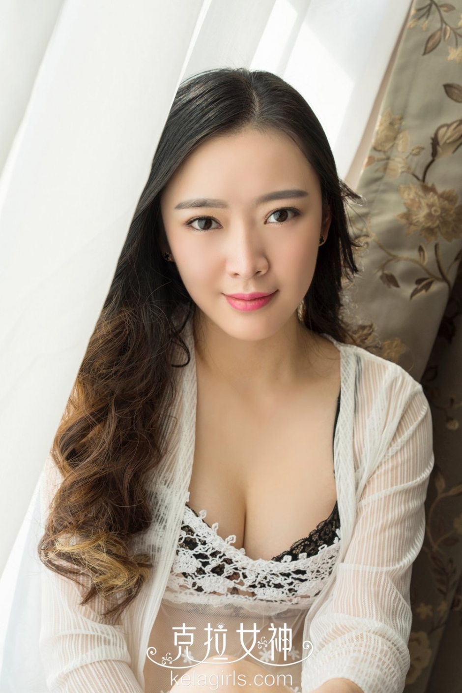 美女模特珊珊私房内衣写真性感迷人