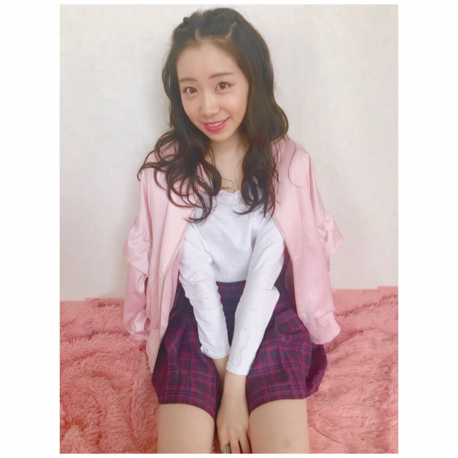 日本美少女秋本铃果清纯私房照可爱迷人