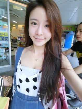 台湾网拍模特陈滢安私房照可爱至极