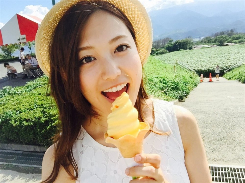 日本赛车女郎市原彩花制服写真