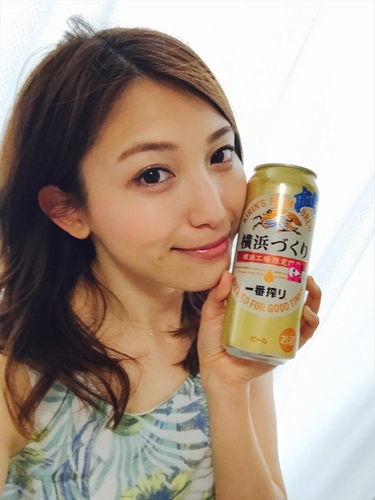 日本赛车女郎市原彩花制服写真