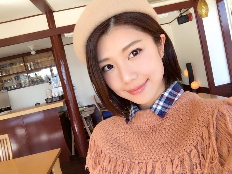 日本赛车皇后藤木由贵泳装写真性感迷人