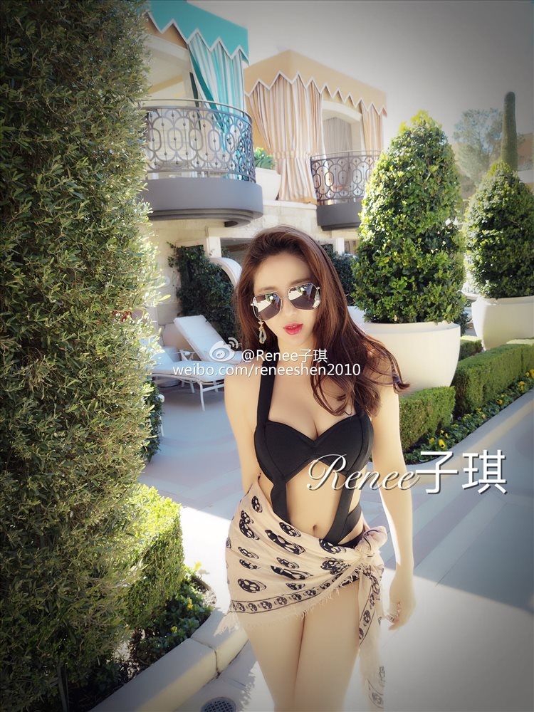 美女模特Renee子琪微博自拍美照酥胸诱人