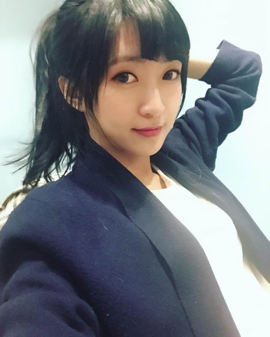 台湾电竞美女小熊Yuniko可爱自拍私房照