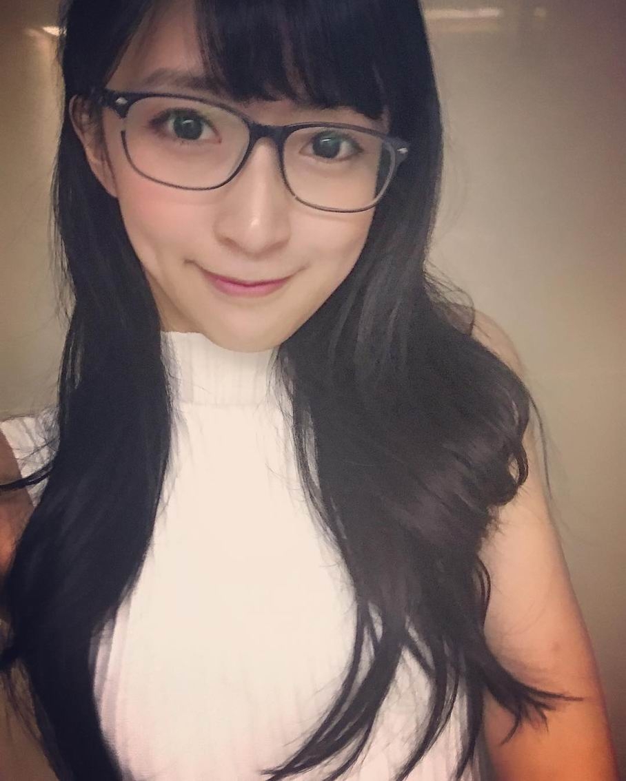 台湾电竞美女小熊Yuniko可爱自拍私房照