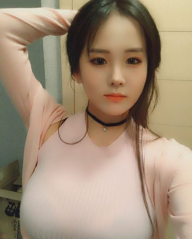 韩国美女池仁月性感自拍照巨乳诱惑