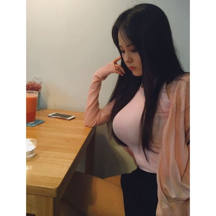 韩国美女池仁月性感自拍照巨乳诱惑