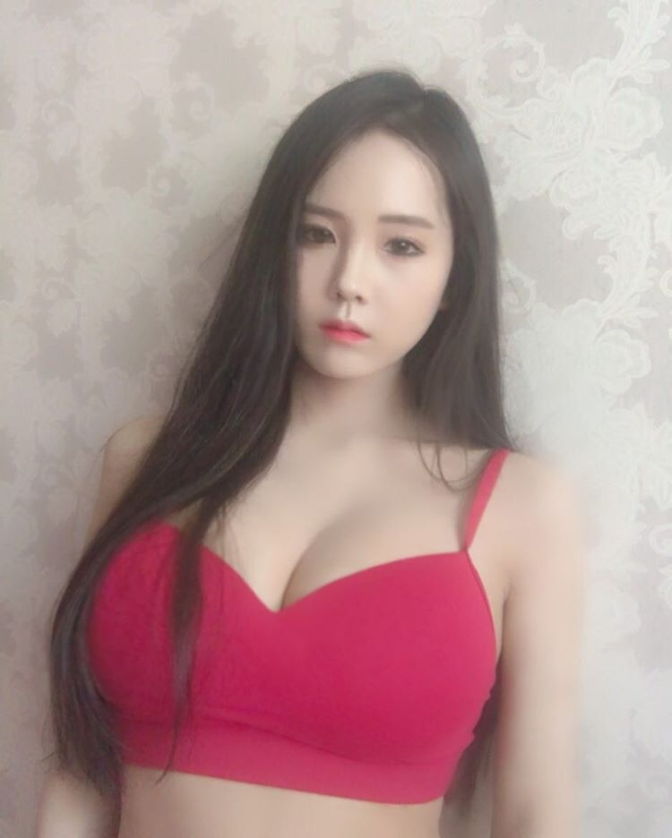 韩国美女池仁月性感自拍照巨乳诱惑