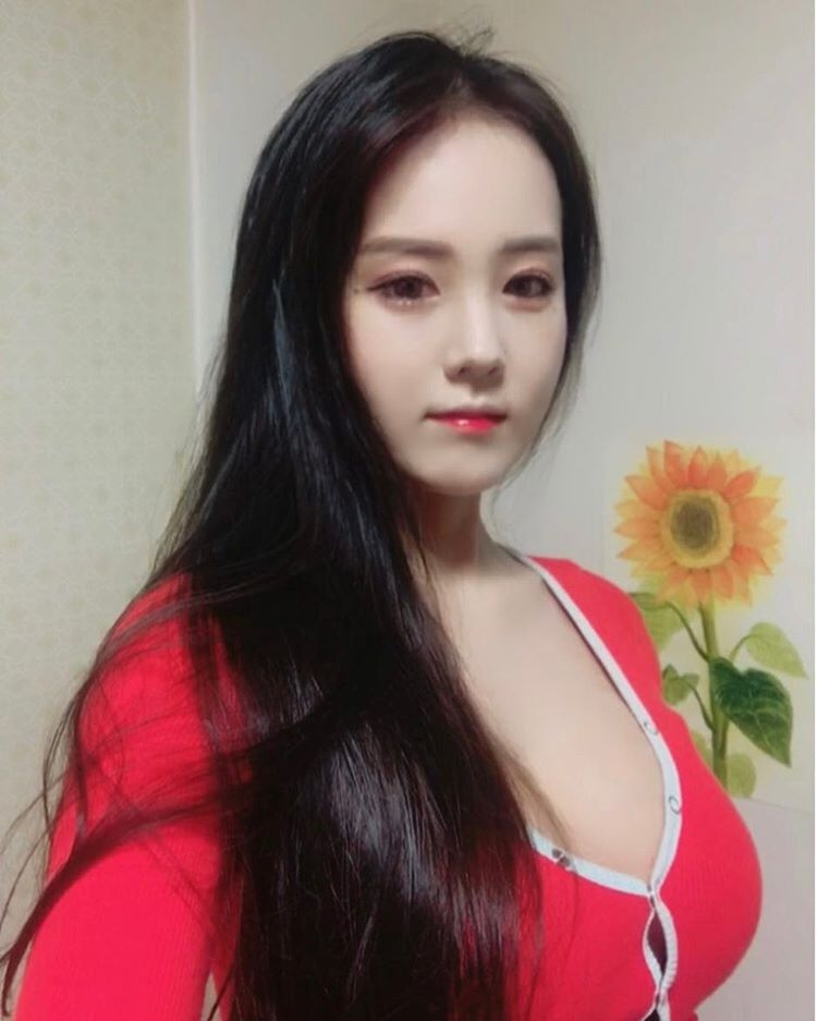 韩国美女池仁月性感自拍照巨乳诱惑