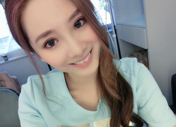 台湾美女模特黄钡铢生活自拍照气质迷人