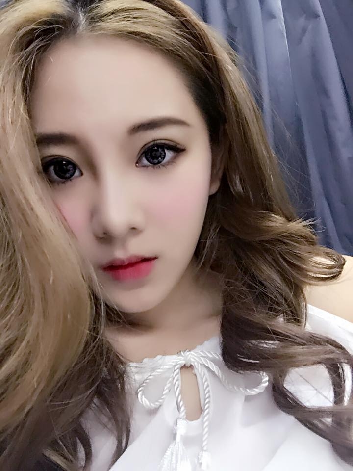 台湾美女模特黄钡铢生活自拍照气质迷人