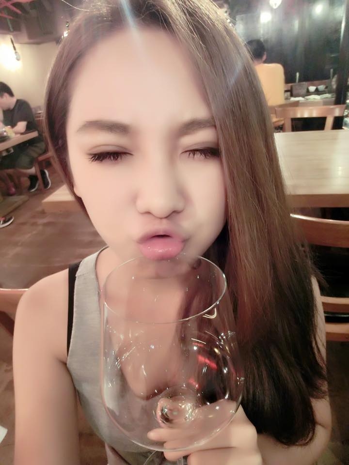 台湾美女模特黄钡铢生活自拍照气质迷人