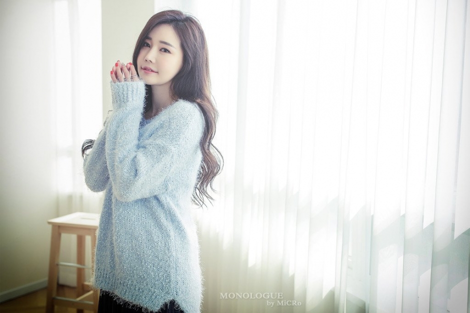 韩国美女模特韩佳恩超妩媚家居写真