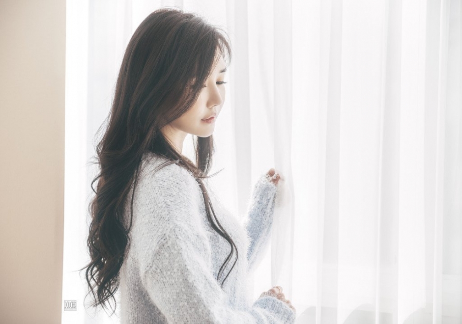 韩国美女模特韩佳恩超妩媚家居写真