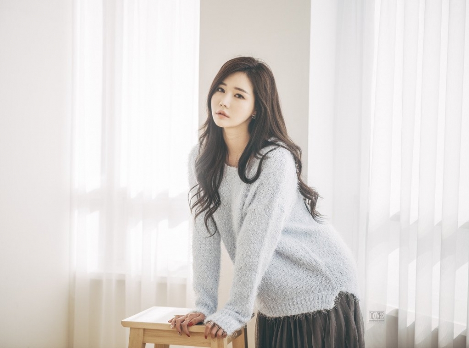 韩国美女模特韩佳恩超妩媚家居写真