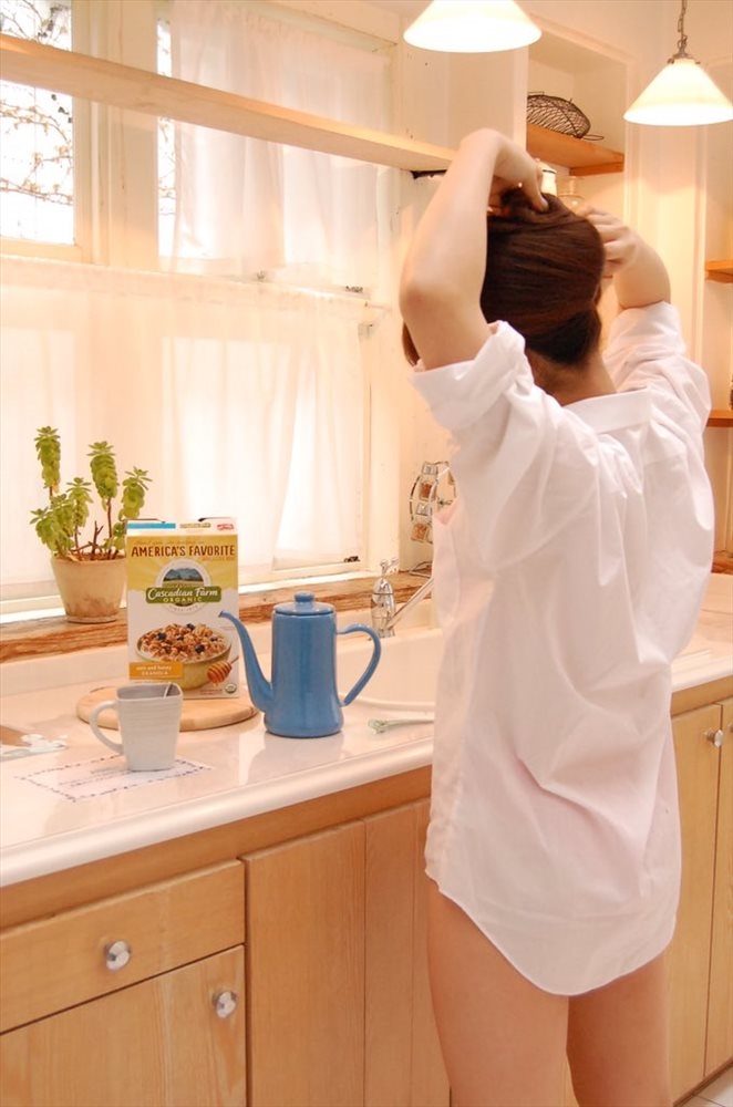 日本美女MEGMY私房性感写真美乳诱人