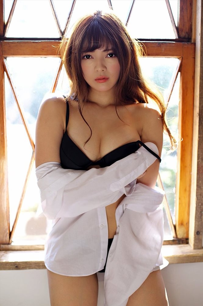 日本美女MEGMY私房性感写真美乳诱人