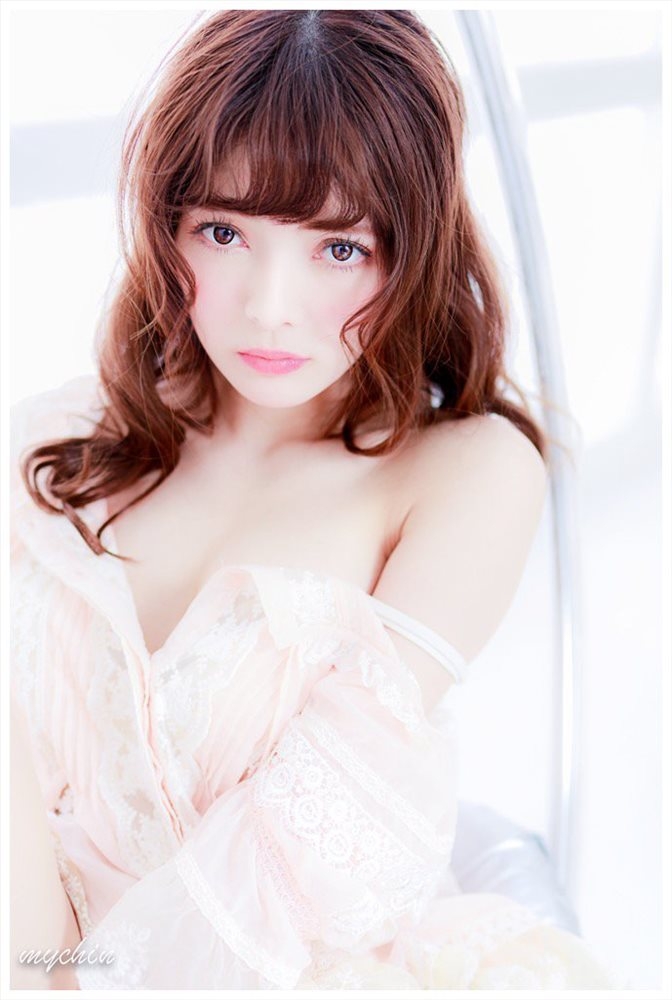 日本美女MEGMY私房性感写真美乳诱人