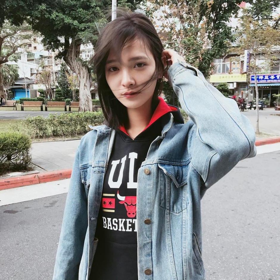 短发美女吴子霏生活写真甜美迷人