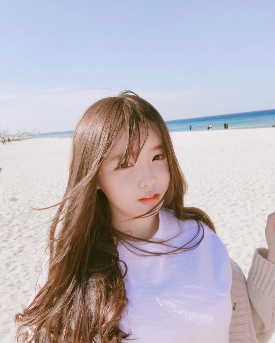 韩国丰满美女水昣巨乳性感自拍照