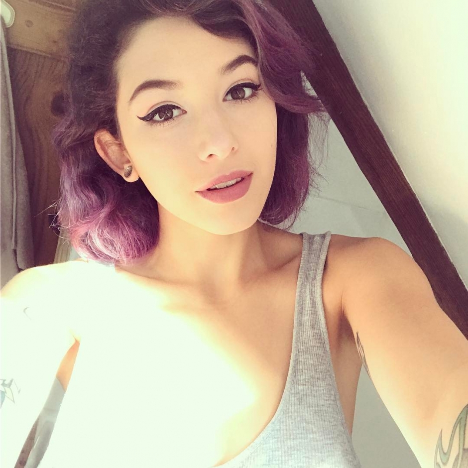 欧美巨乳美女Sophoulla私房内衣秀