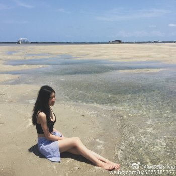 气质女神吴映蝶微博私房照甜美迷人