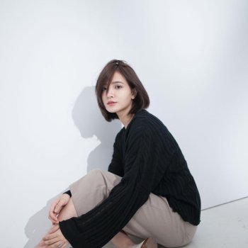 短发美女吴子霏生活写真甜美迷人