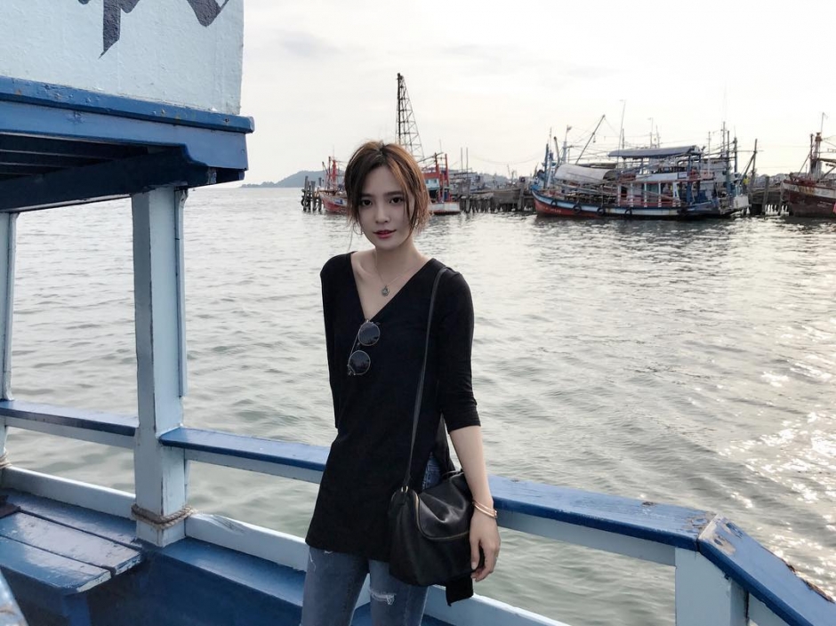 短发美女吴子霏生活写真甜美迷人