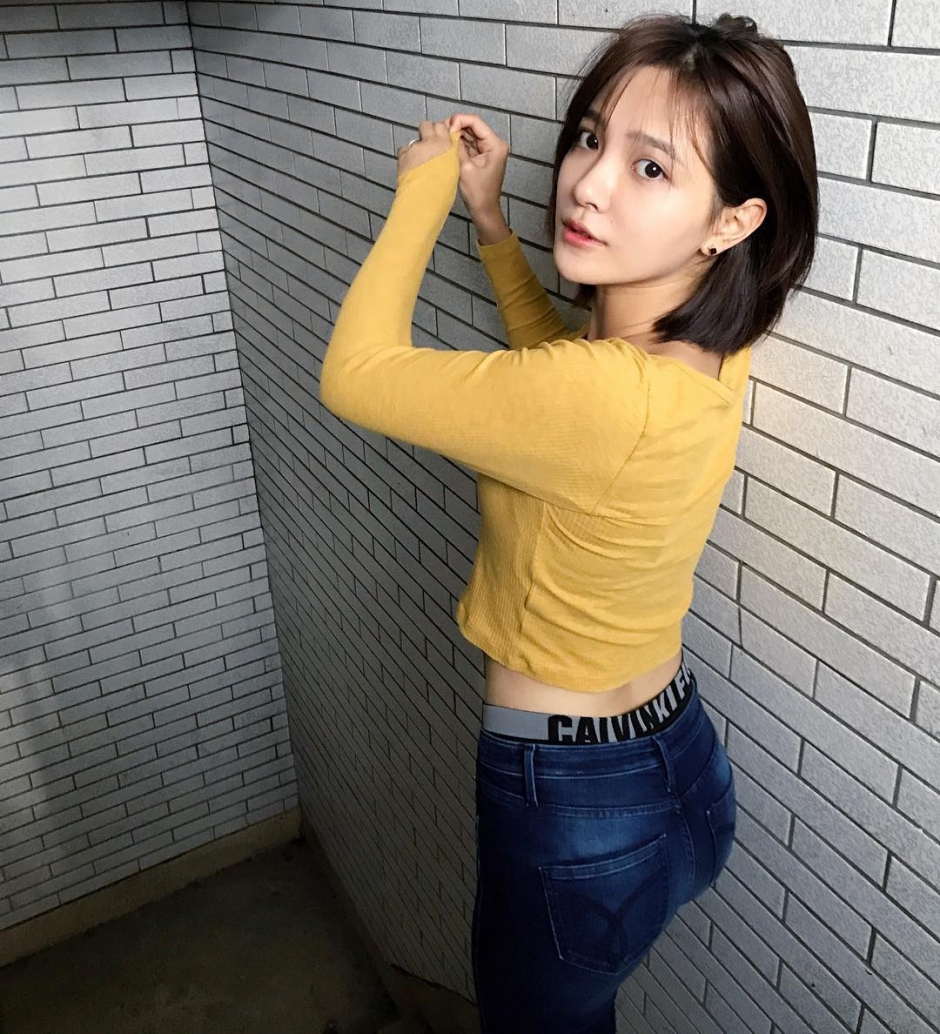 短发美女吴子霏生活写真甜美迷人