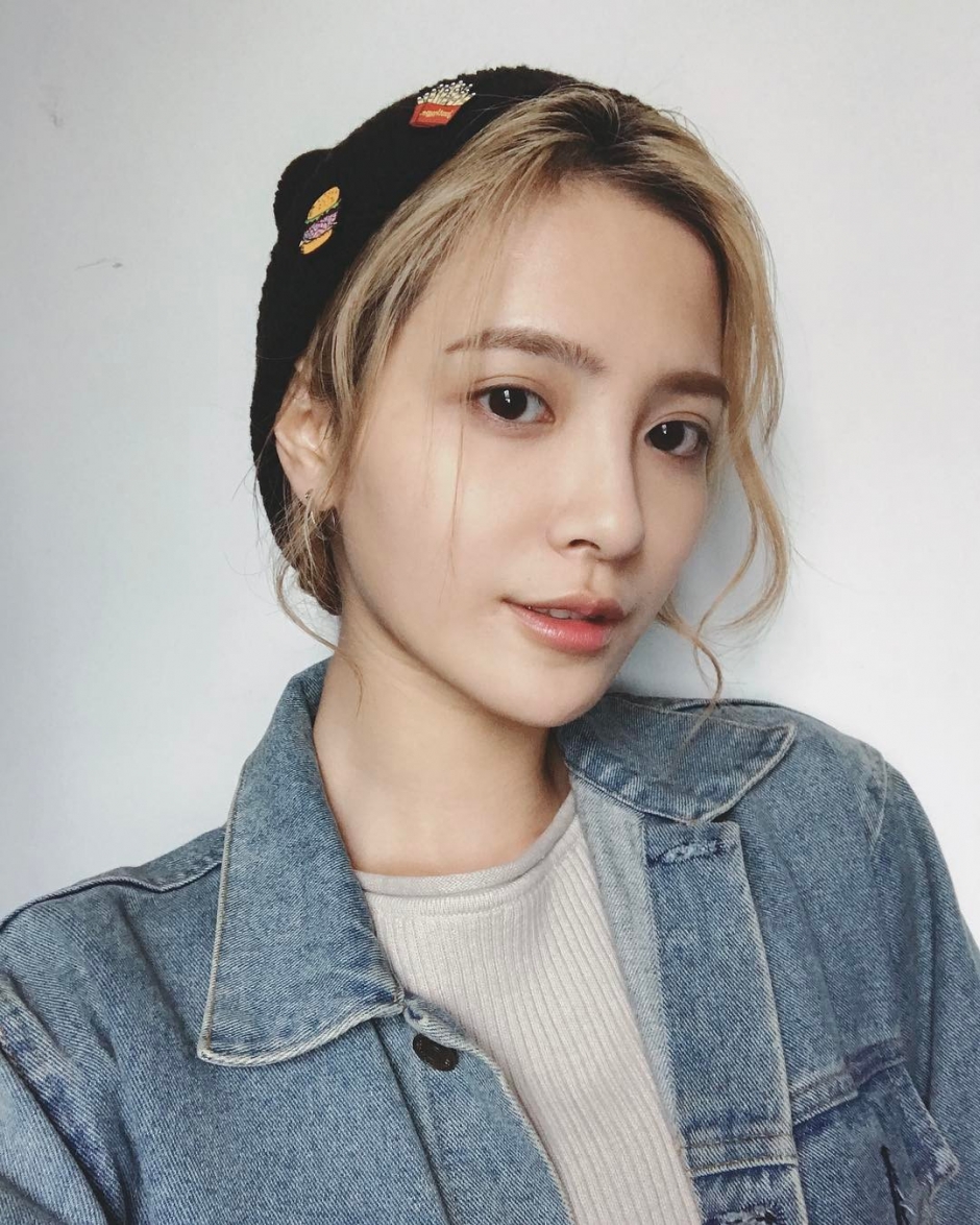 短发美女吴子霏生活写真甜美迷人