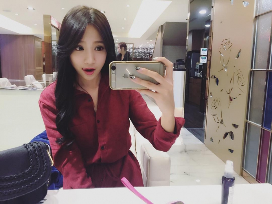 美女模特罗依璇私房自拍照气质迷人