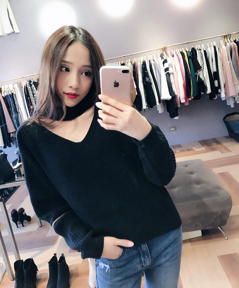 美女模特罗依璇私房自拍照气质迷人