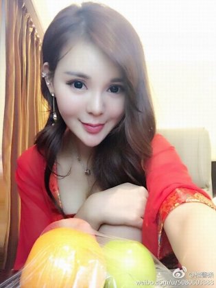 美女主播桂馨柔微博性感写真湿身诱人