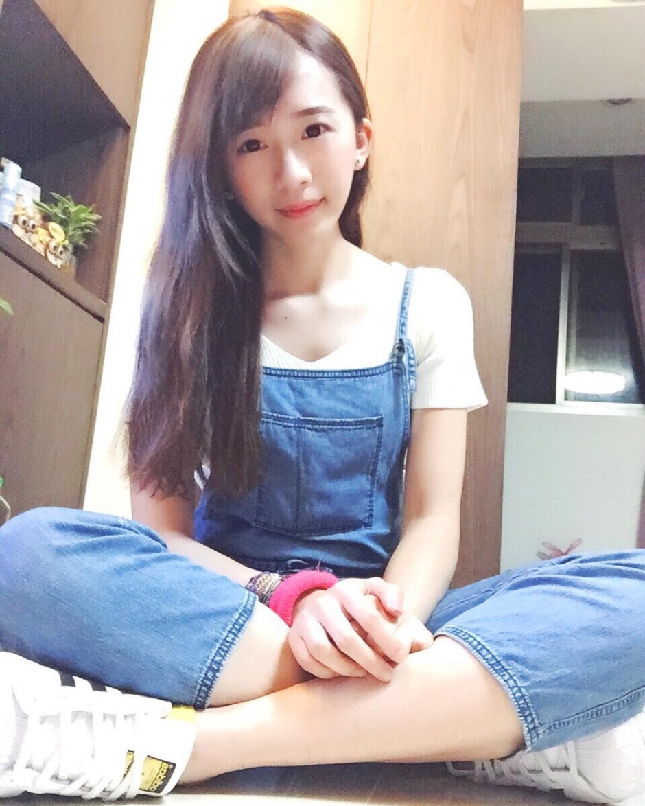 台湾美女陈语谦私房自拍照甜美迷人