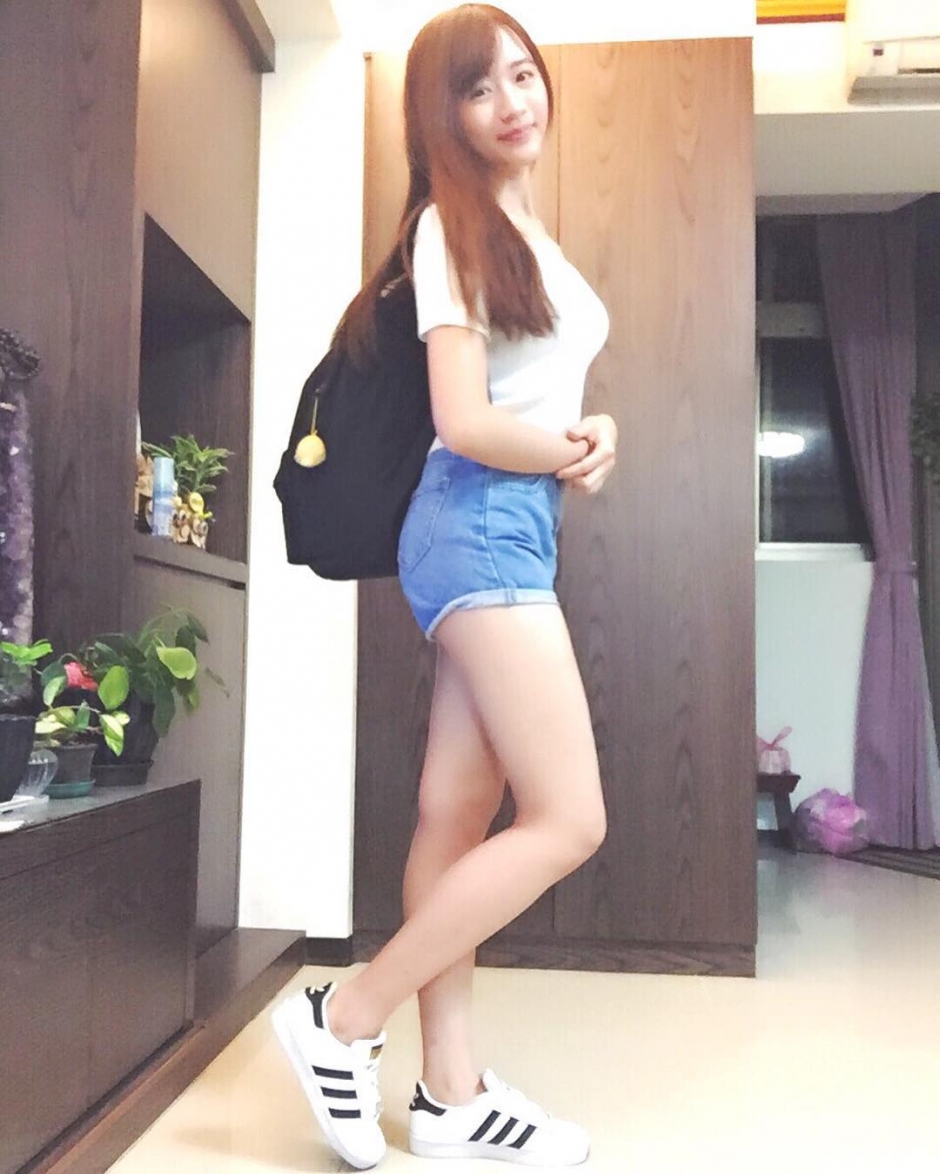 台湾美女陈语谦私房自拍照甜美迷人