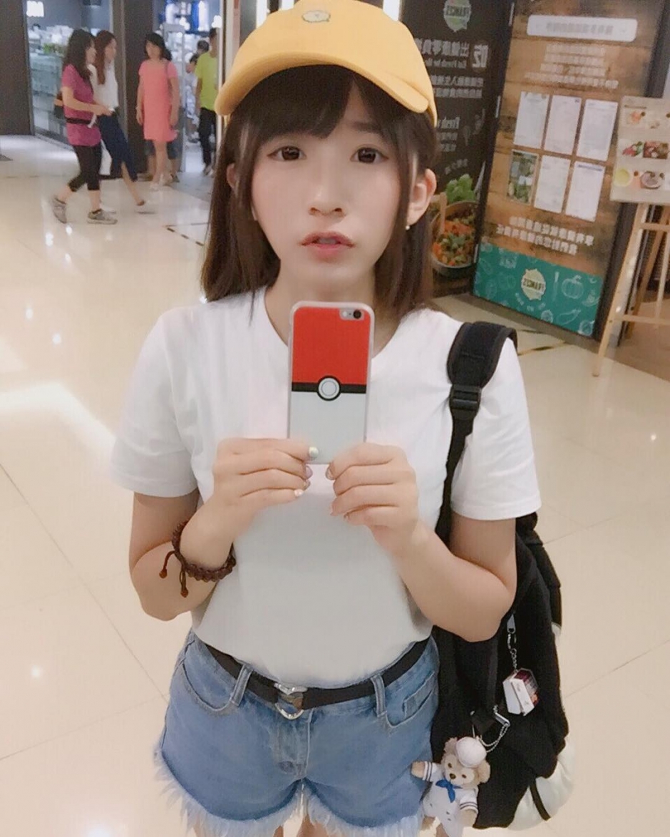 台湾美女陈语谦私房自拍照甜美迷人