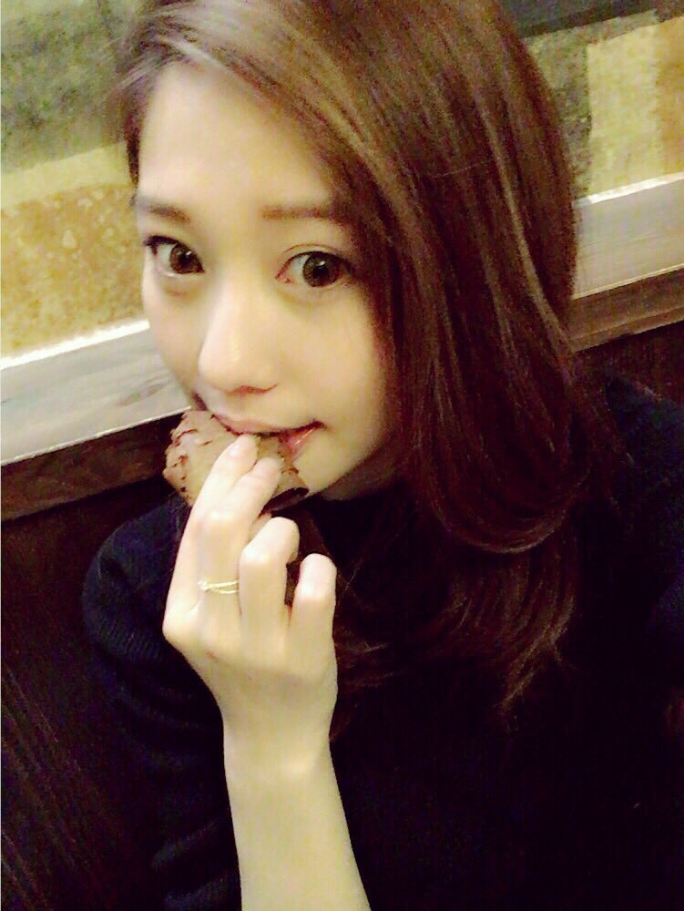 日本美女工藤紬比基尼私房照丰满迷人