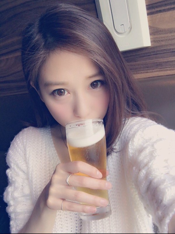 日本美女工藤紬比基尼私房照丰满迷人