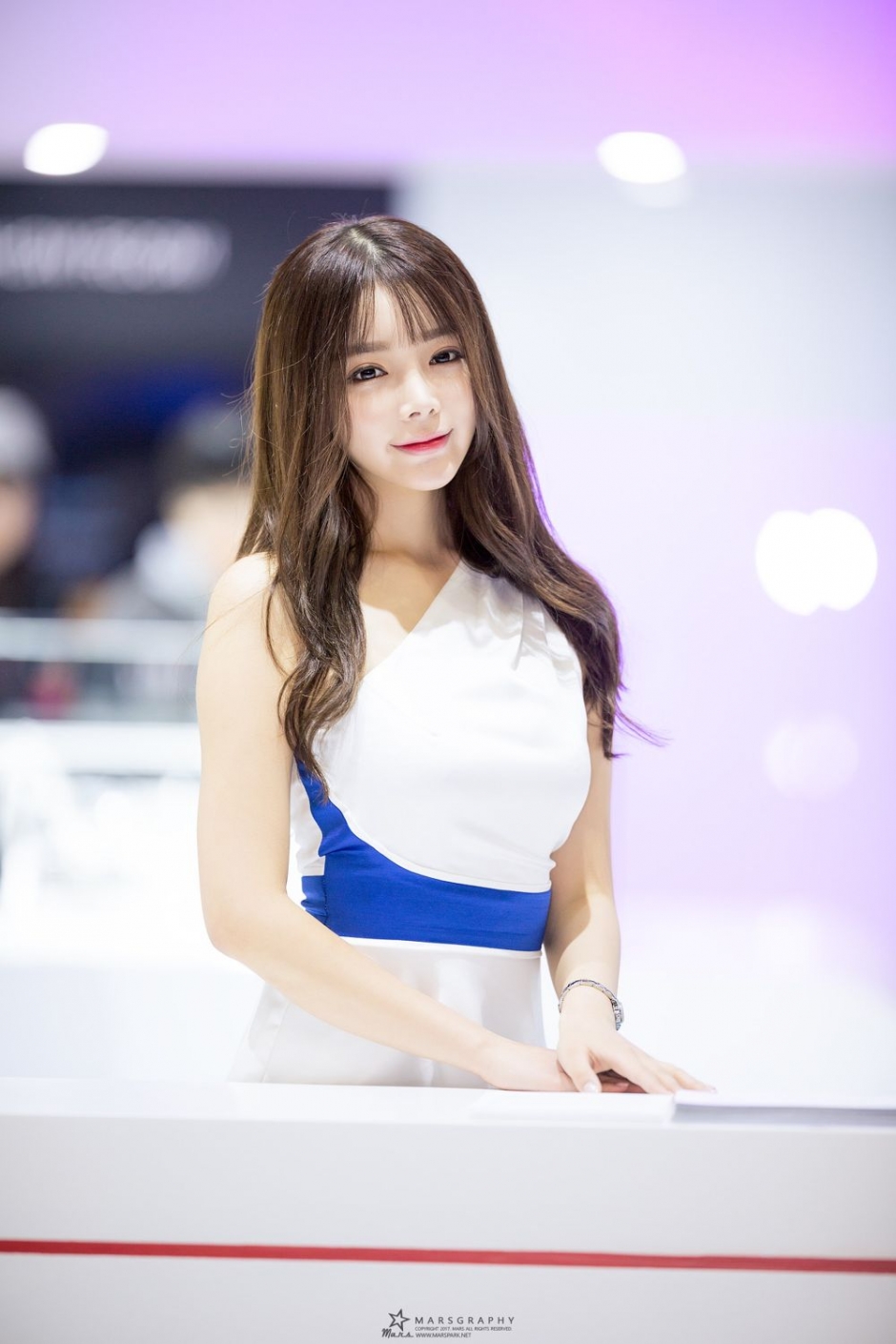 韩国美女模特韩智妍居家写真甜美迷人