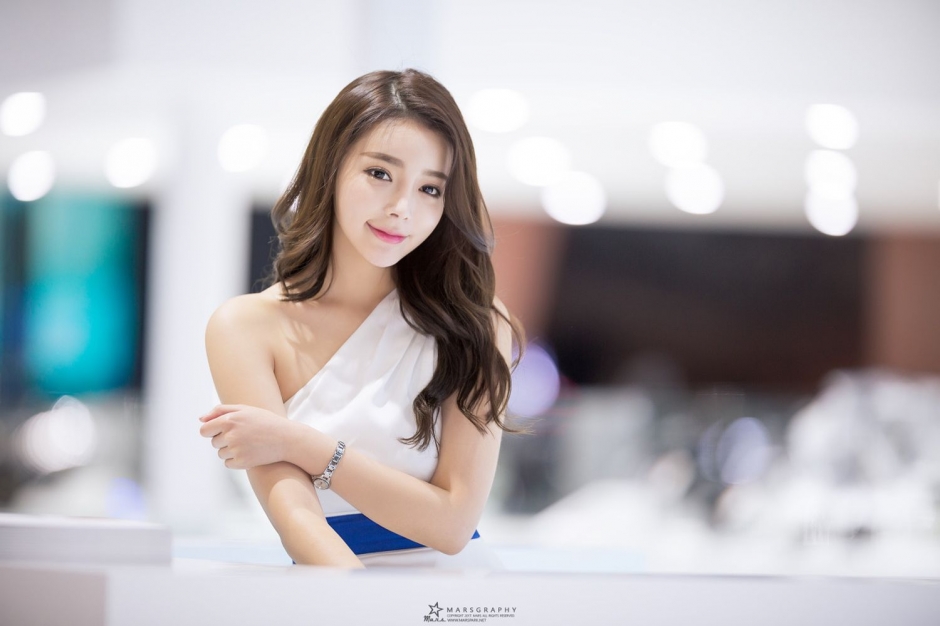 韩国美女模特韩智妍居家写真甜美迷人