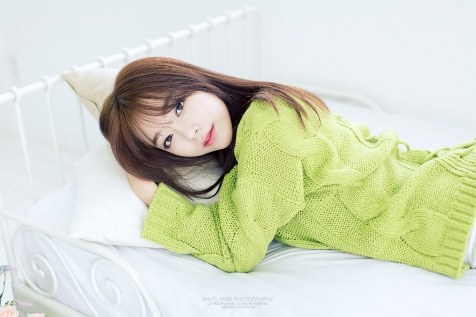 韩国美女模特韩智妍居家写真甜美迷人