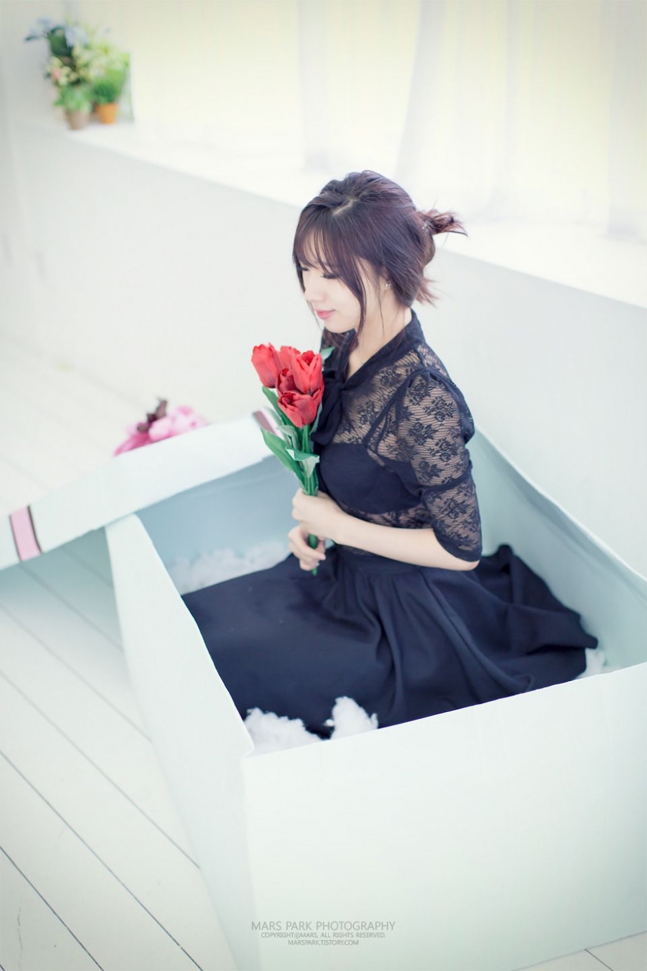 高挑美女宋珠娥超短裙写真长腿迷人